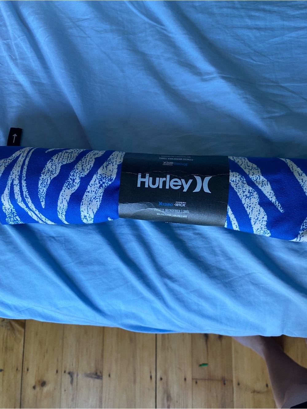 Hurley Blue White Wave-Print Fitness Microfiber Towel